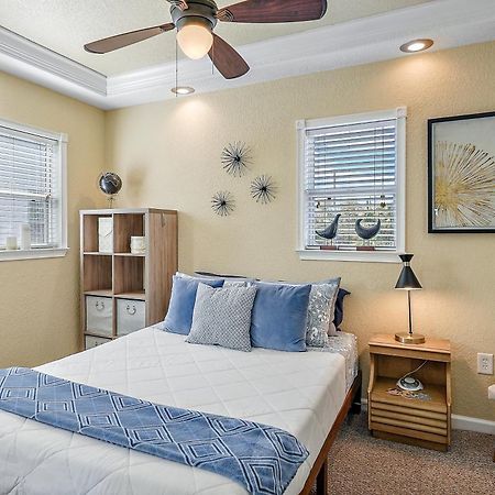 Retro Retreat In Dtsp - Explore The Downtown Area San Petersburgo Exterior foto
