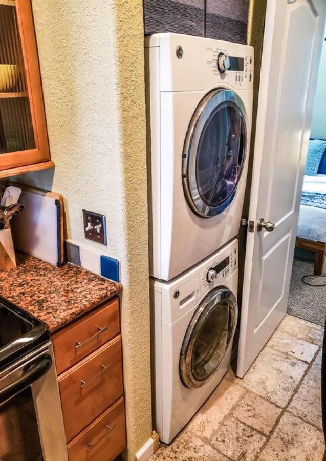 Retro Retreat In Dtsp - Explore The Downtown Area San Petersburgo Exterior foto
