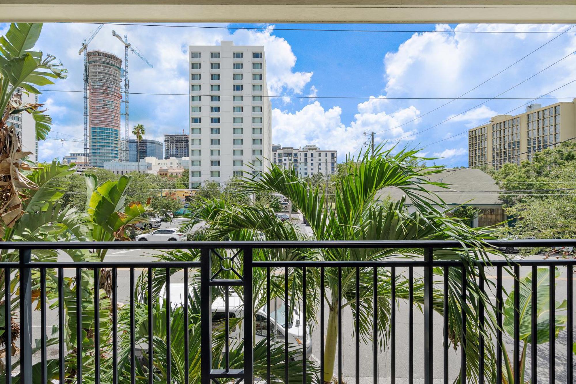 Retro Retreat In Dtsp - Explore The Downtown Area San Petersburgo Exterior foto