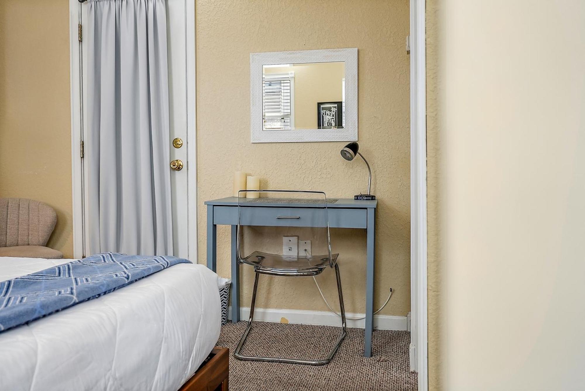 Retro Retreat In Dtsp - Explore The Downtown Area San Petersburgo Exterior foto