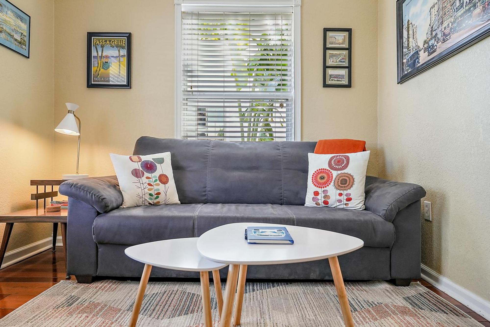 Retro Retreat In Dtsp - Explore The Downtown Area San Petersburgo Exterior foto