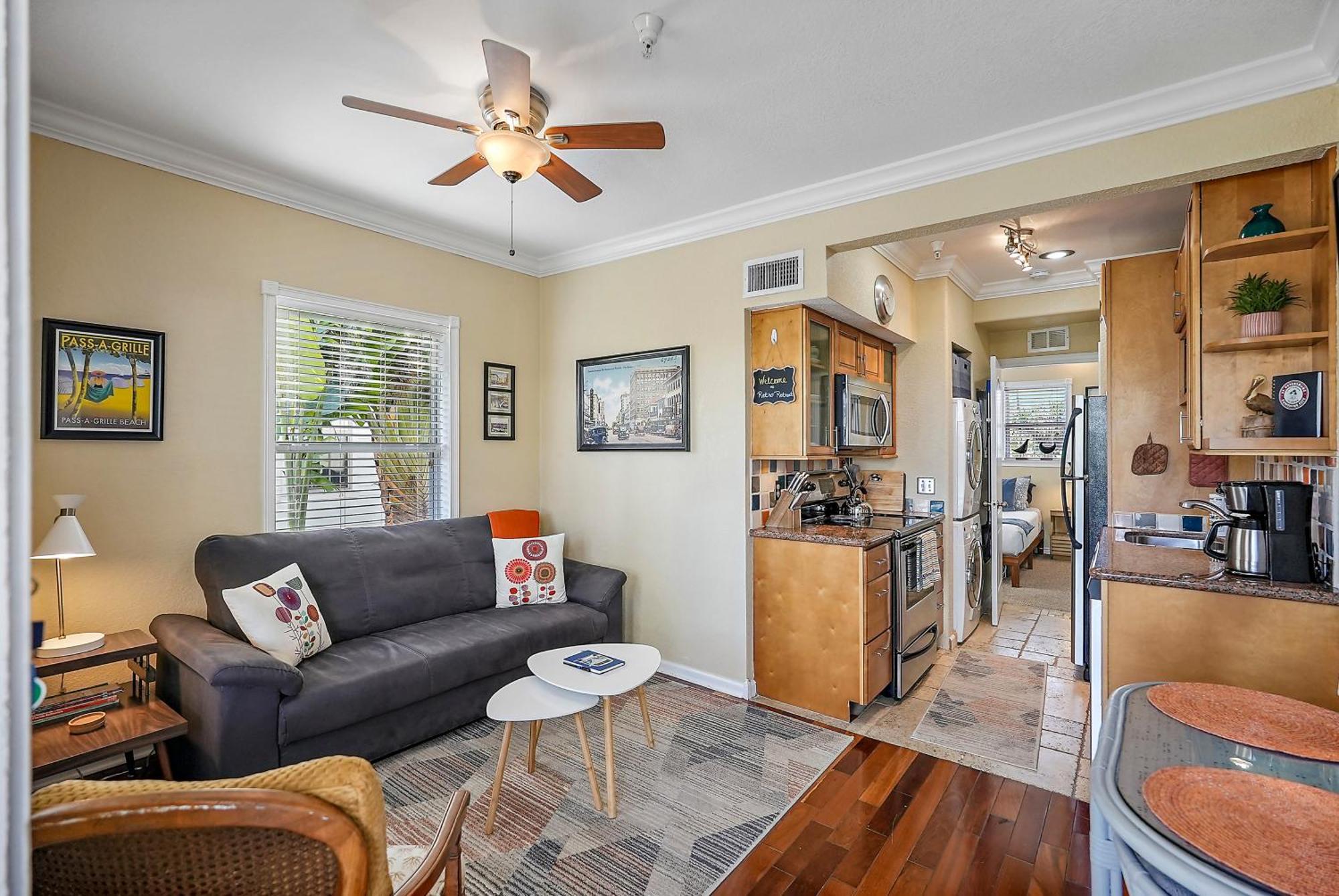 Retro Retreat In Dtsp - Explore The Downtown Area San Petersburgo Exterior foto